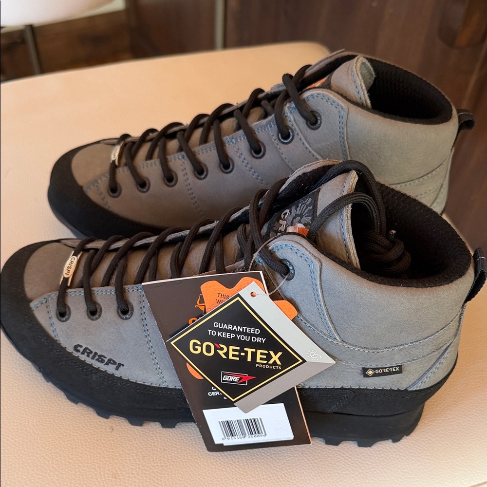 Crispi Men's Gray Gore-Tex Athletic Shoes 6.5 and women’s size 8